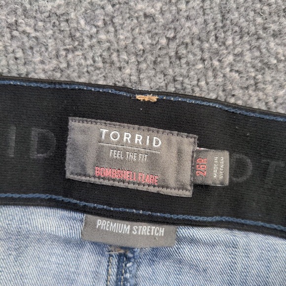 Torrid Women's Bombshell Flare Cut Off Jean Shorts Blue Size 26 Cotton Blend - Picture 10 of 11